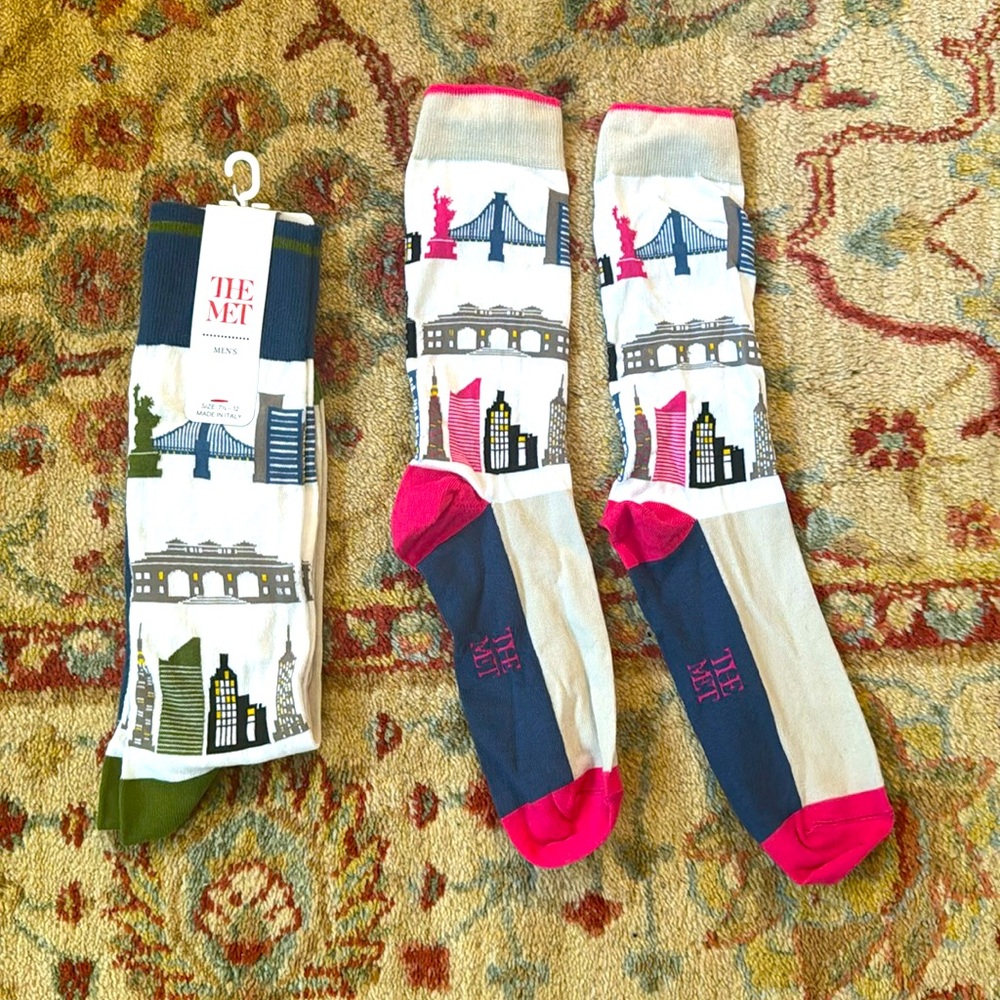 NOVELTY SOCKS: NYC SKYLINE! Men’s and women’s brand new. New and ex condition!